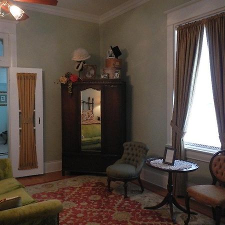 Sandstone Street Bed And Breakfast Llano Room photo