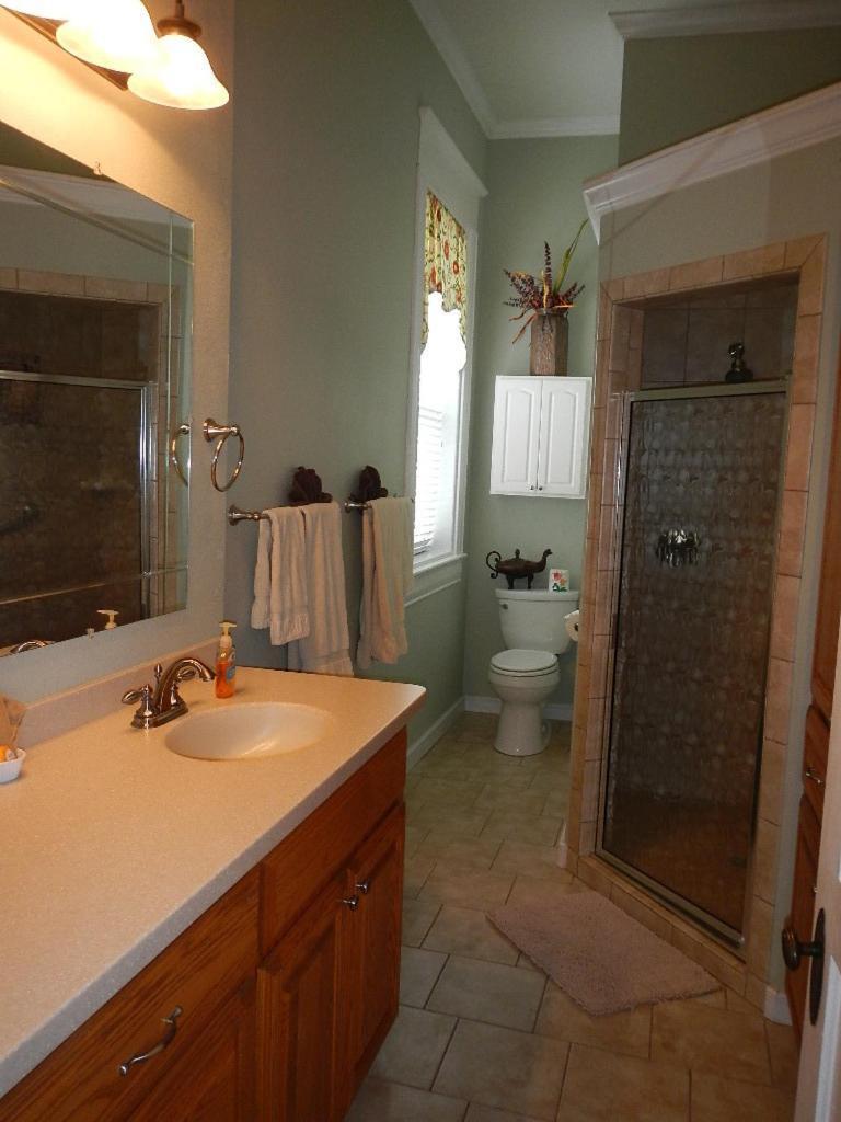 Sandstone Street Bed And Breakfast Llano Room photo